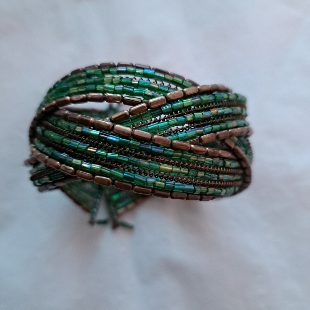 Beaded Green And Gold Criscross Bracelet